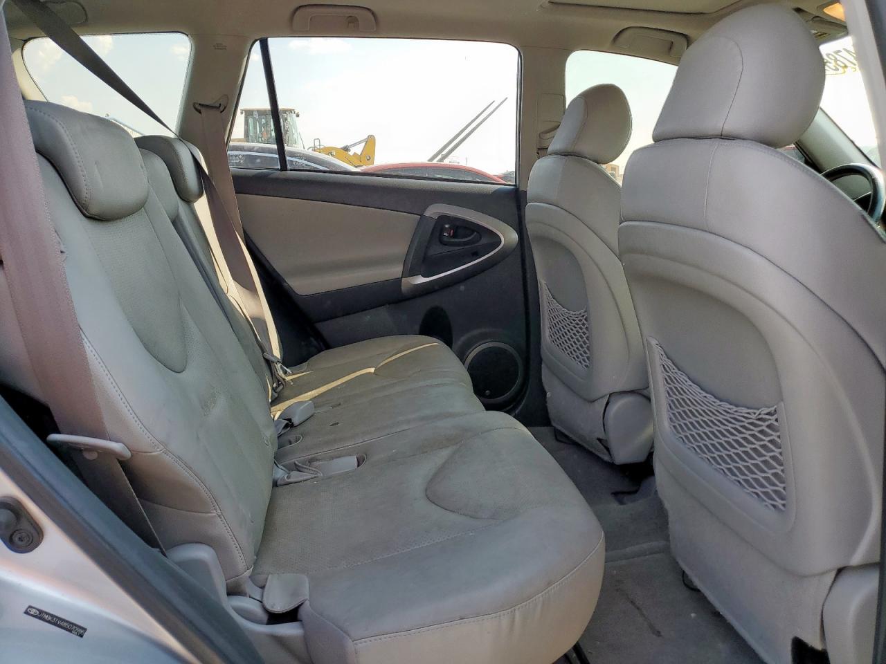 2008 Toyota Rav4 Limited VIN: JTMBK31V485070985 Lot: 81114785