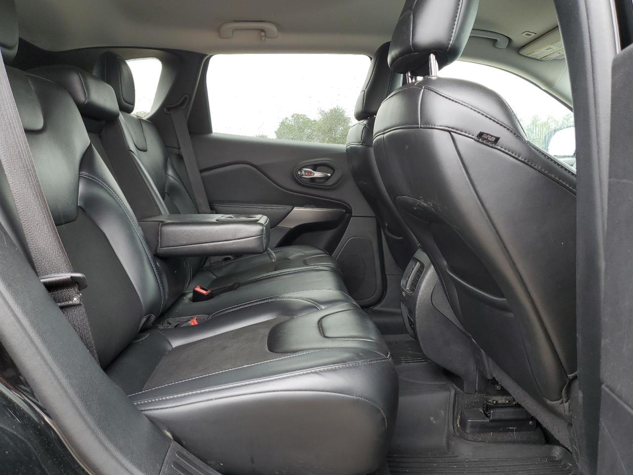 2019 Jeep Cherokee Latitude Plus VIN: 1C4PJMLB1KD484675 Lot: 80829855