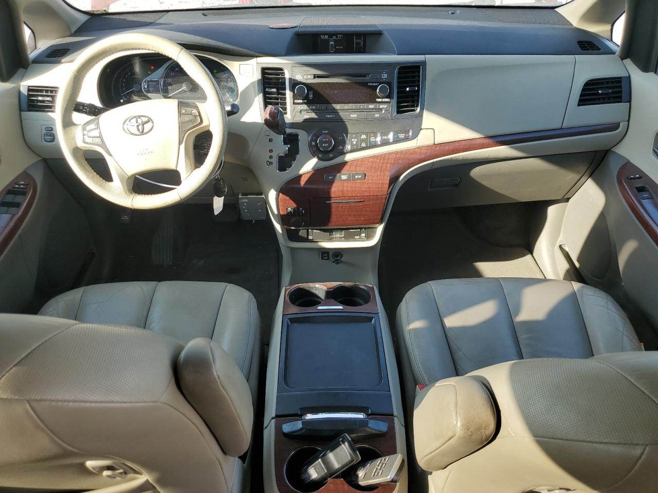 2011 Toyota Sienna Xle VIN: 5TDDK3DC5BS016261 Lot: 81648725