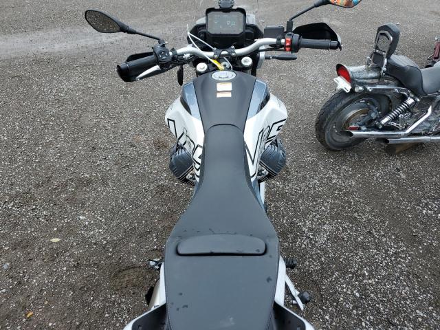 2025 MOTO GUZZI V85 TT  