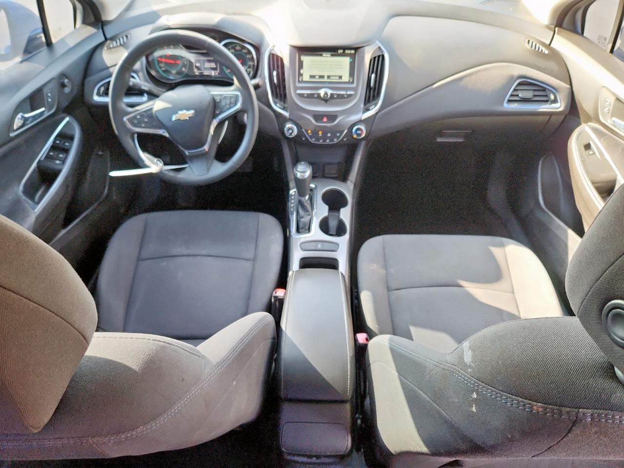 2018 Chevrolet Cruze Lt VIN: 1G1BE5SMXJ7240844 Lot: 83843475