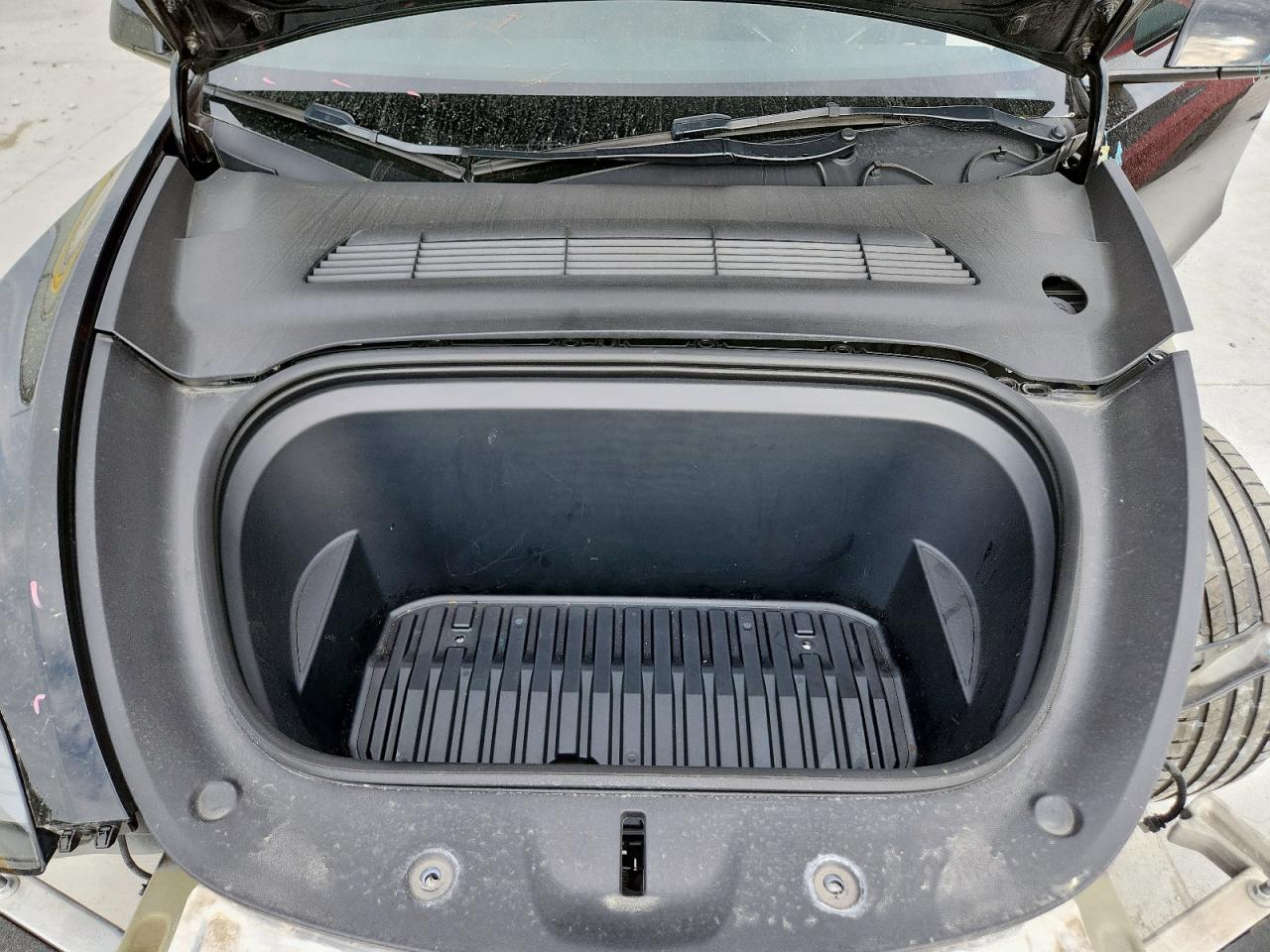 2023 Tesla Model Y VIN: 7SAYGAEE9PF708142 Lot: 71913875