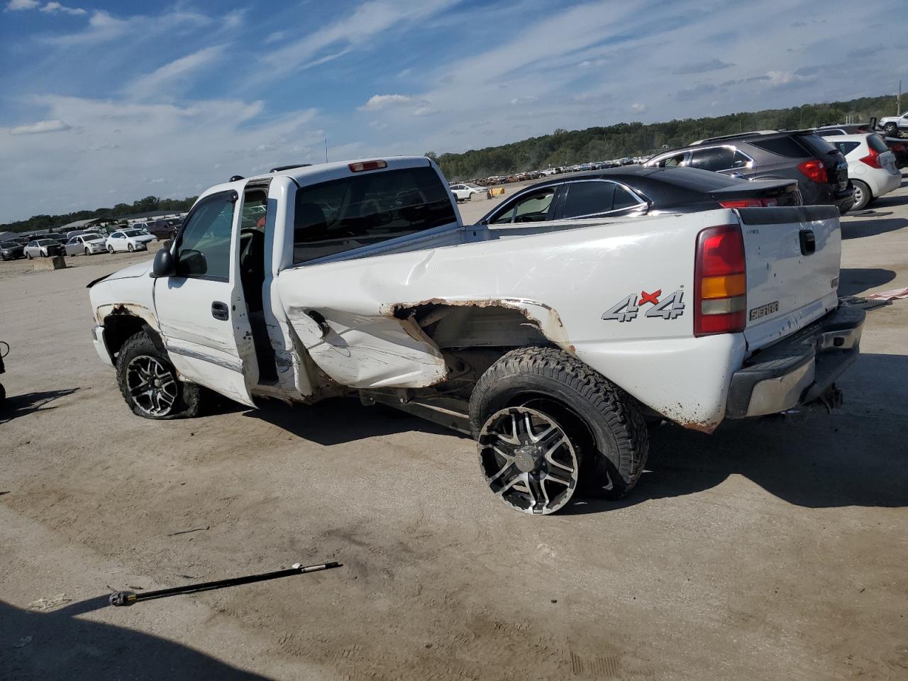 2003 GMC New Sierra K1500 white pickup gas 1GTEK14T23Z202834 photo #3