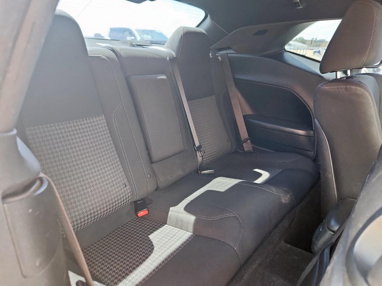 2015 Dodge Challenger Sxt VIN: 2C3CDZAGXFH816319 Lot: 84399835