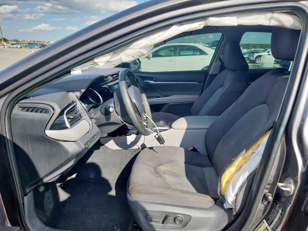 2018 Toyota Camry L VIN: 4T1B11HK7JU086253 Lot: 80956395