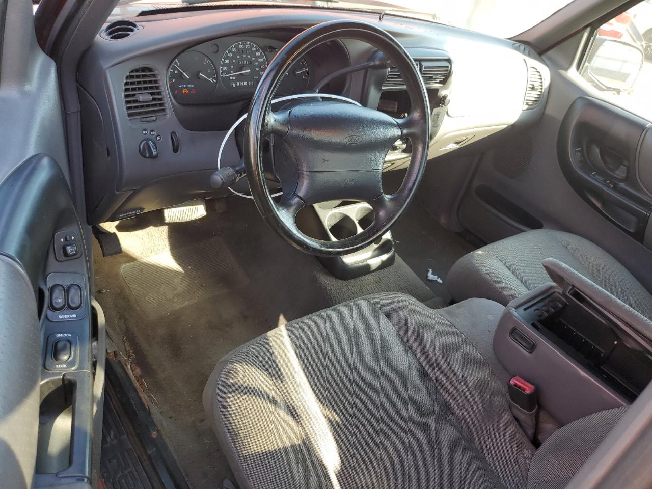 2000 Ford Ranger VIN: 1FTYR10V1YPA98971 Lot: 83967445