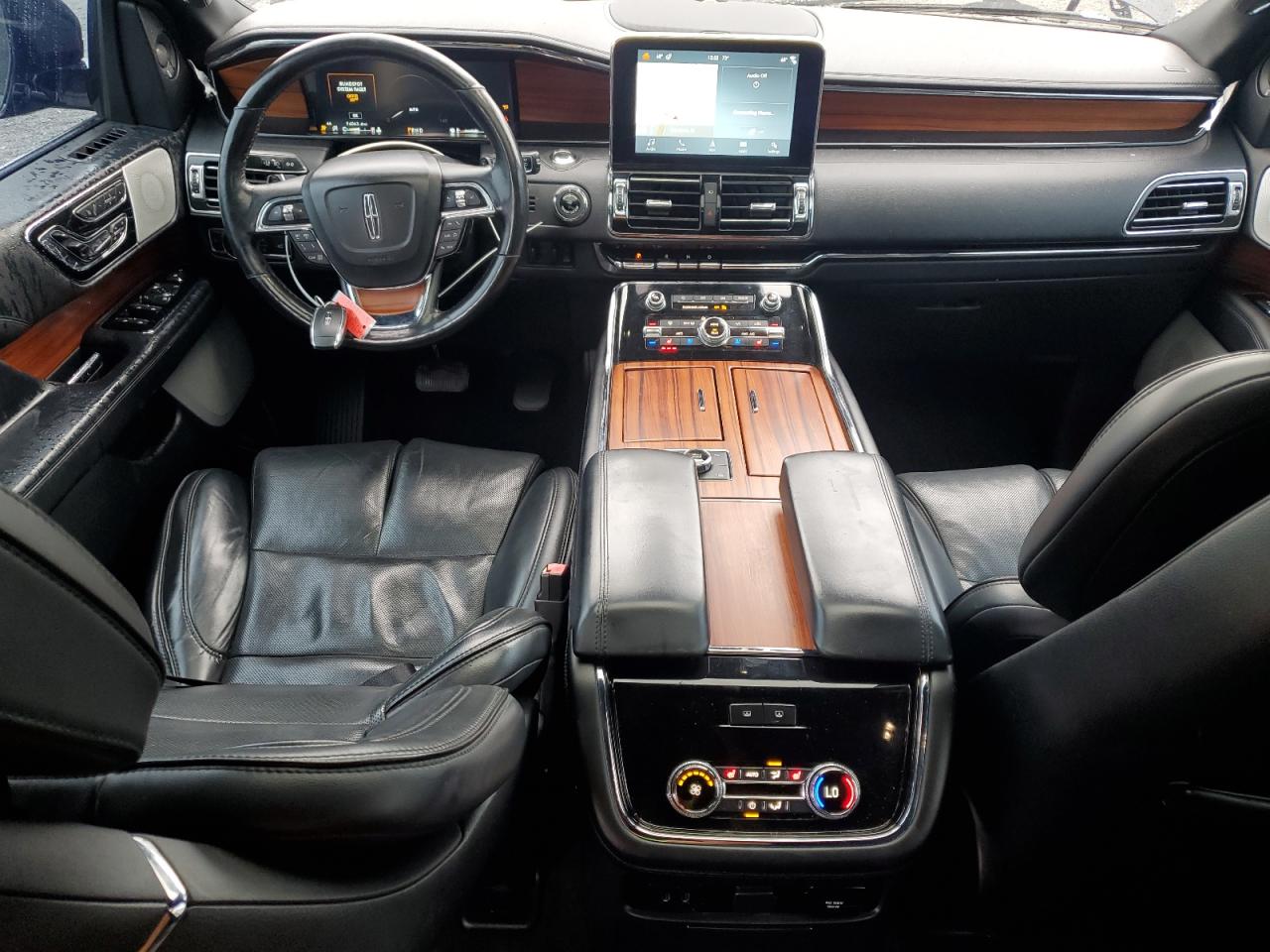 2019 Lincoln Navigator L Reserve VIN: 5LMJJ3LT2KEL10657 Lot: 83869725