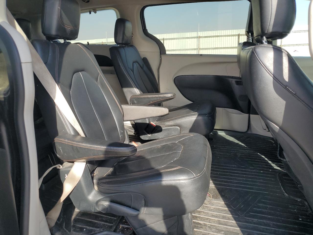 2017 Chrysler Pacifica Touring L VIN: 2C4RC1BGXHR720079 Lot: 81054535