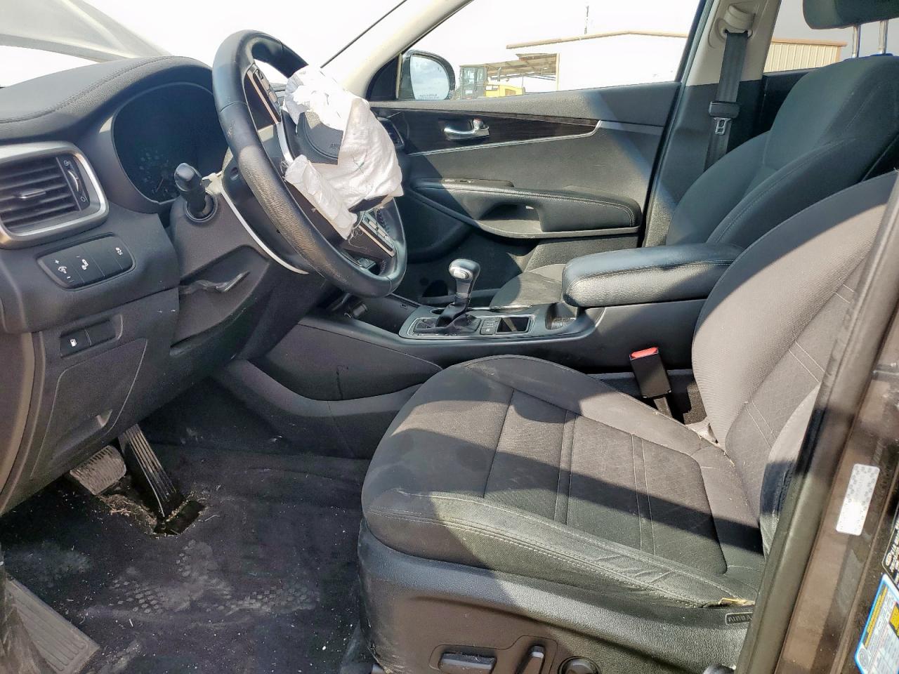 2020 Kia Sorento L VIN: 5XYPGDA35LG696654 Lot: 81162205