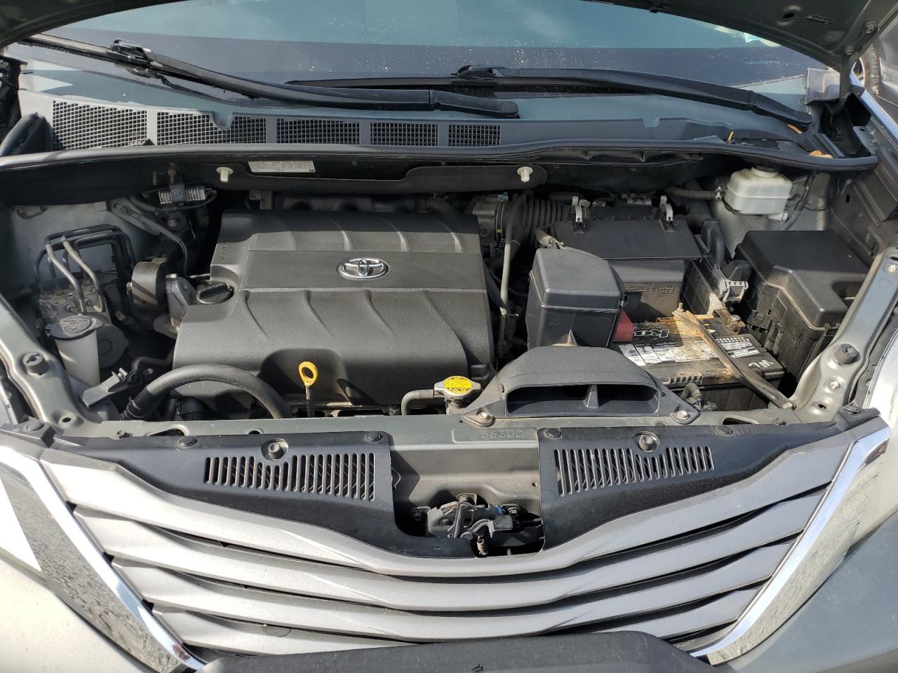 2011 Toyota Sienna Xle VIN: 5TDYK3DC8BS106117 Lot: 83887265