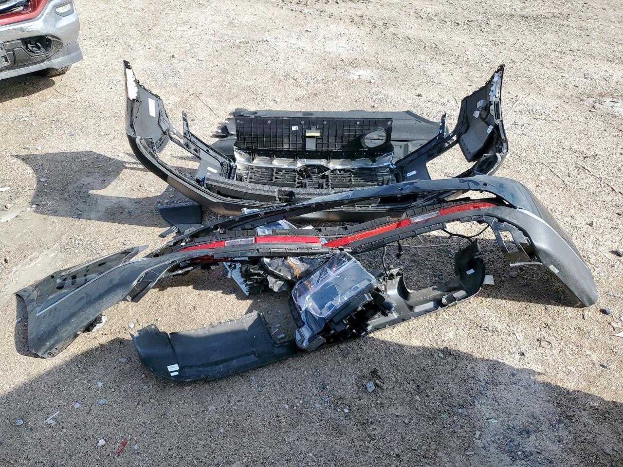 2025 Hyundai Palisade Sel Premium VIN: KM8R44GE6SU816562 Lot: 83850595