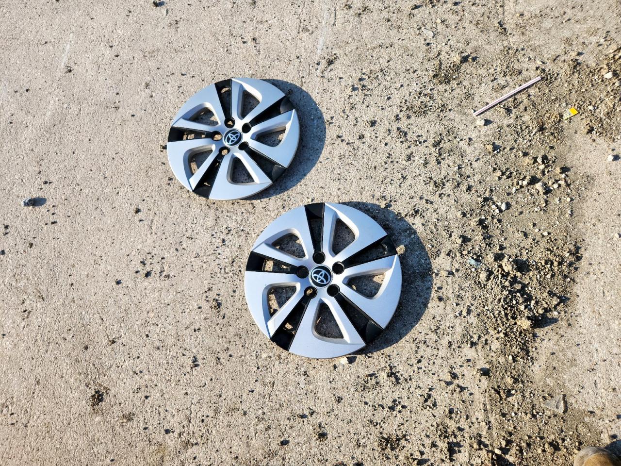 2018 Toyota Prius VIN: JTDKARFU3J3547218 Lot: 81081495