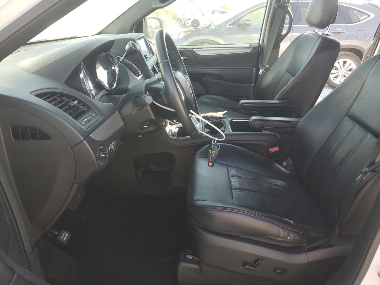 2014 Dodge Grand Caravan R/T VIN: 2C4RDGEG9ER385761 Lot: 84616055