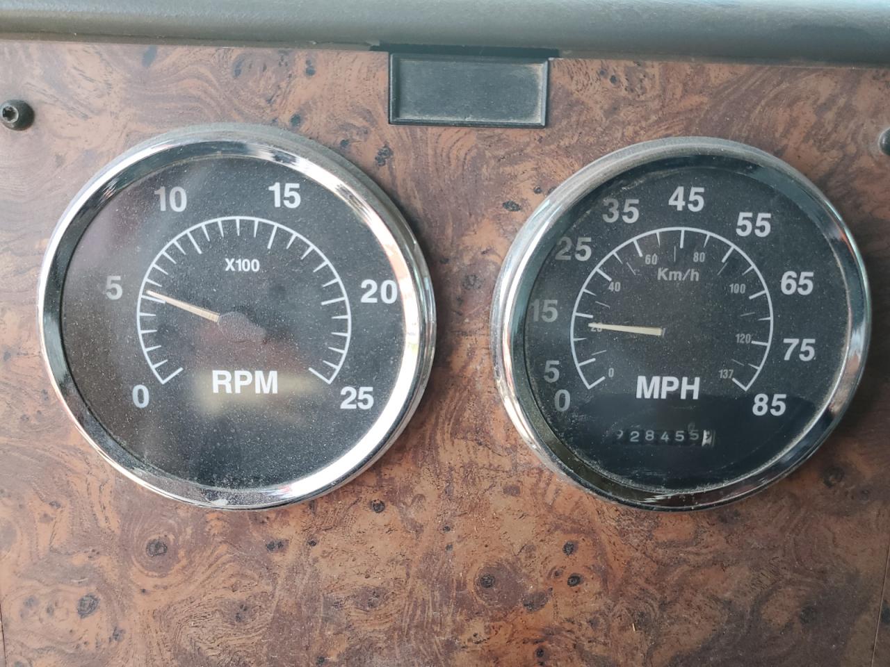 1996 International 9000 9400 VIN: 2HSFHASR8TC010980 Lot: 80702455