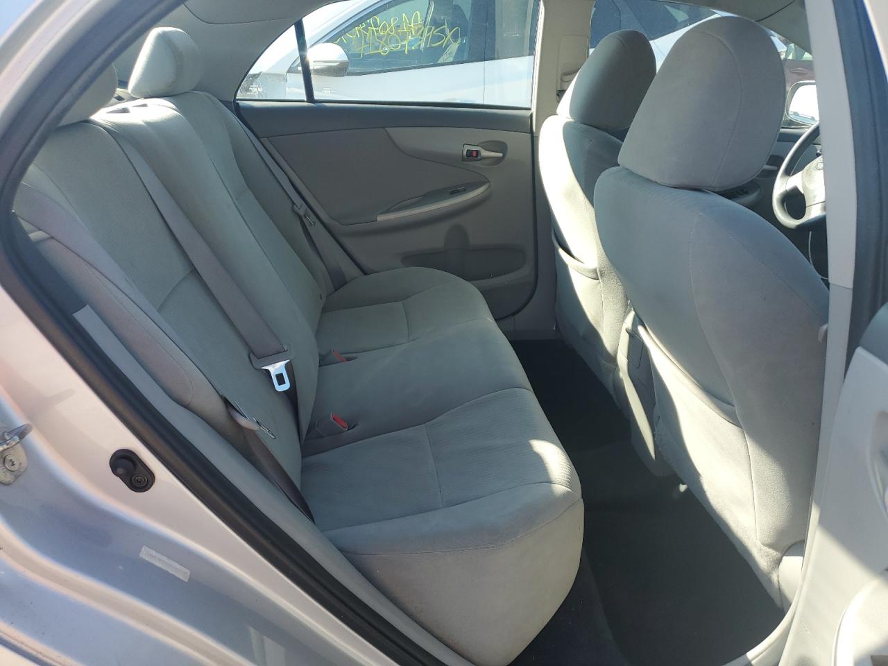 2010 Toyota Corolla Base VIN: 1NXBU4EE5AZ235119 Lot: 80086655