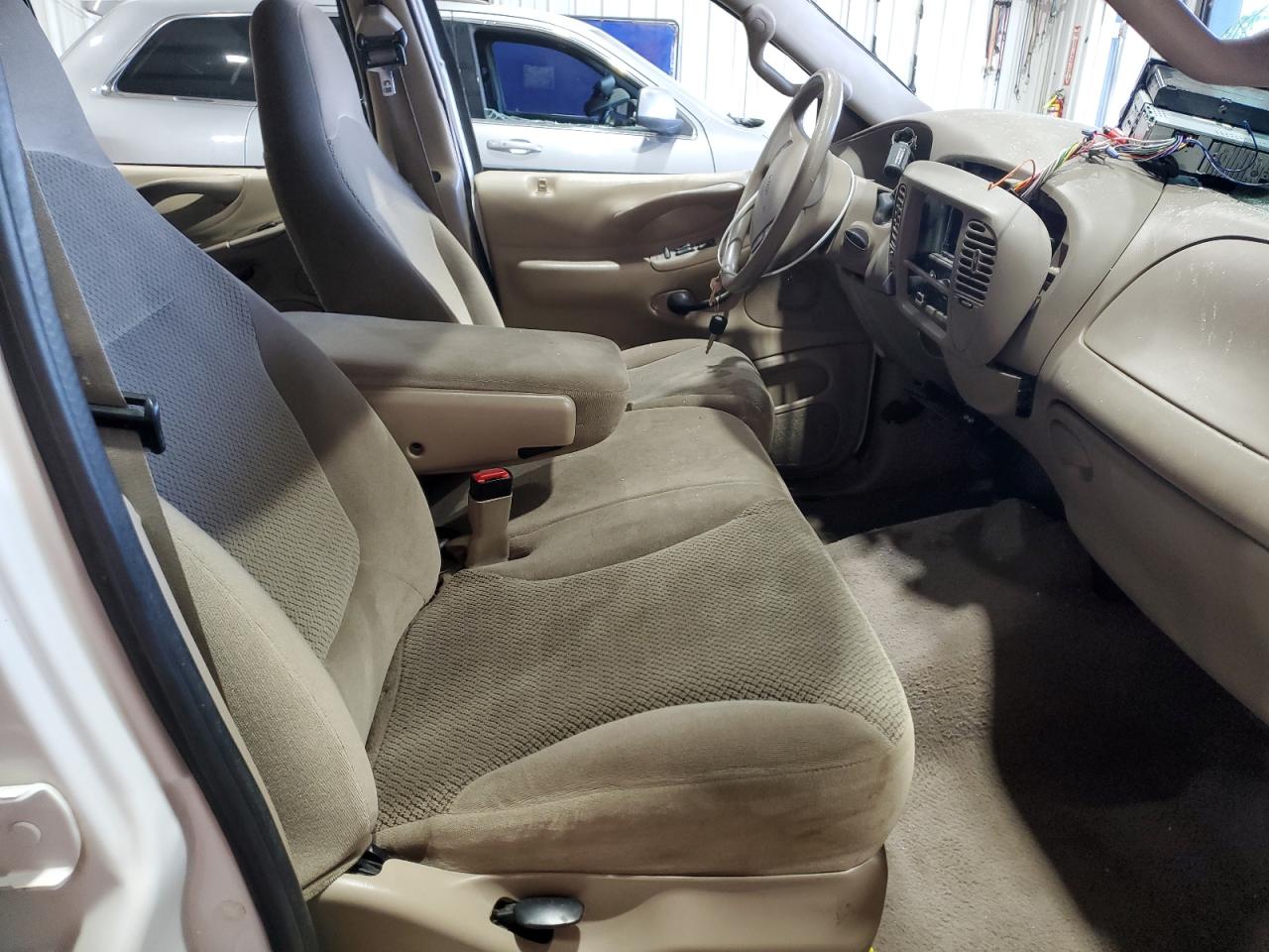 2000 Ford Expedition Xlt VIN: 1FMRU1666YLB29122 Lot: 90032185