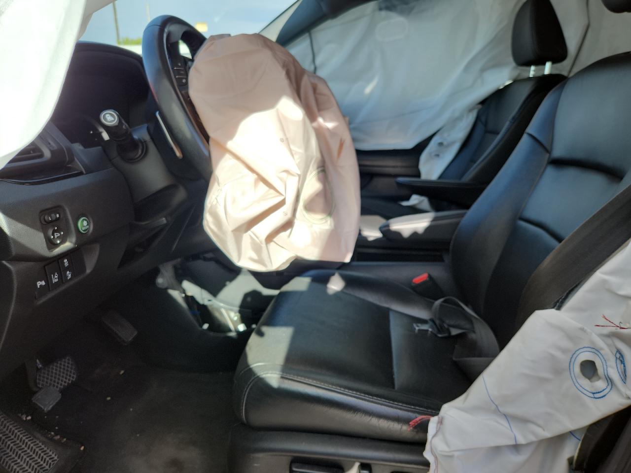 2018 Honda Pilot Touring VIN: 5FNYF6H92JB059822 Lot: 72039665