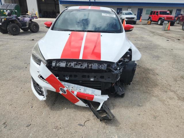  FORD FOCUS 2016 Белы