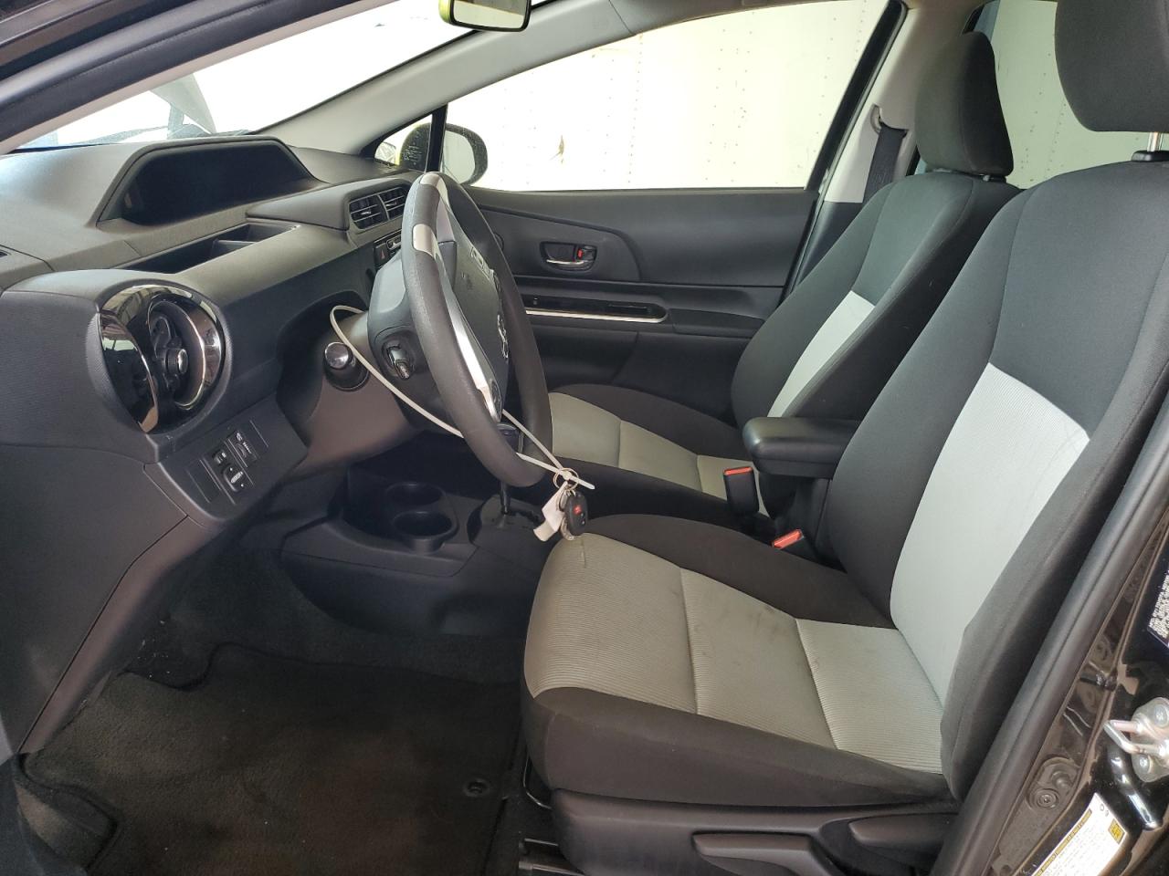 2016 Toyota Prius C VIN: JTDKDTB32G1121722 Lot: 80857455