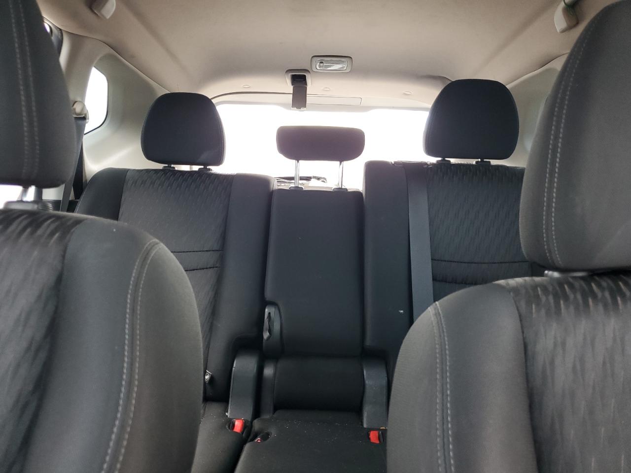 2017 Nissan Rogue S VIN: KNMAT2MT9HP562204 Lot: 81660635