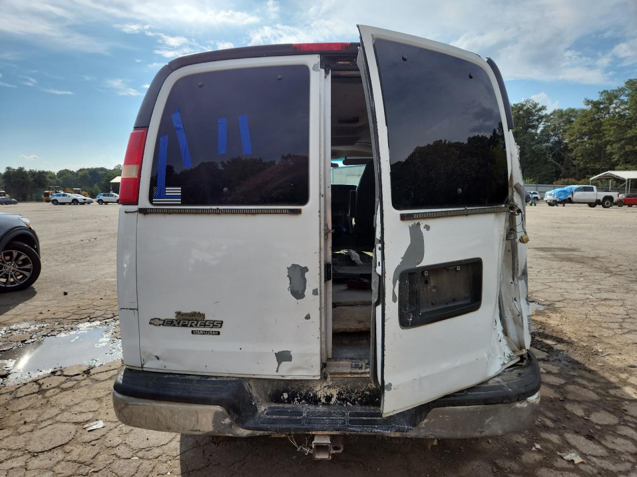 2007 Chevrolet Express G3500 VIN: 1GAHG39U371172364 Lot: 84447665