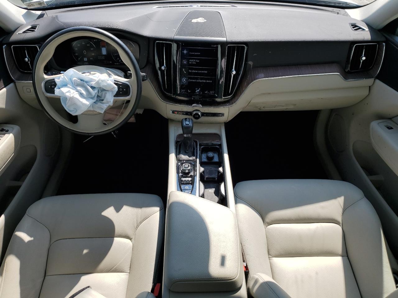 2021 Volvo Xc60 T5 Momentum VIN: YV4102RKXM1868900 Lot: 82135605