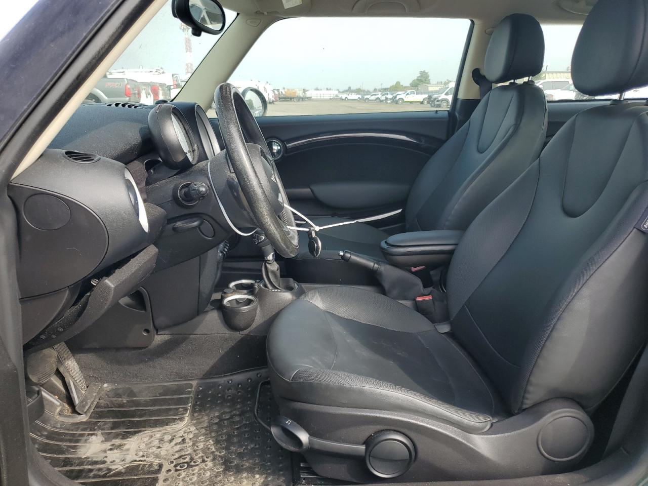 2011 Mini Cooper VIN: WMWSU3C58BT093192 Lot: 84212825