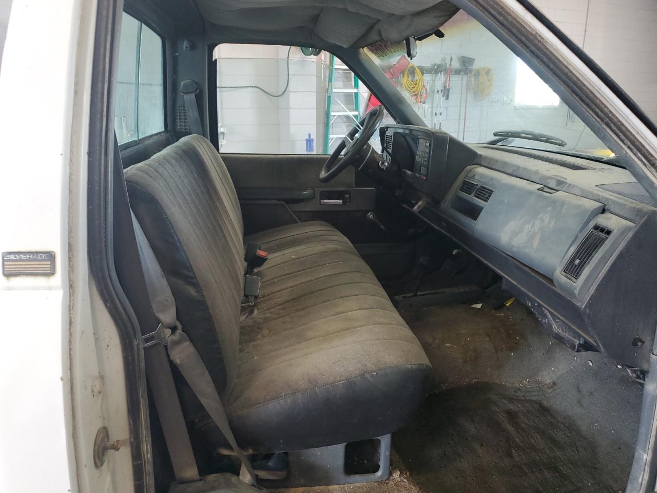 1990 Chevrolet Gmt-400 K2500 VIN: 1GCGK24K5LE142755 Lot: 80625105