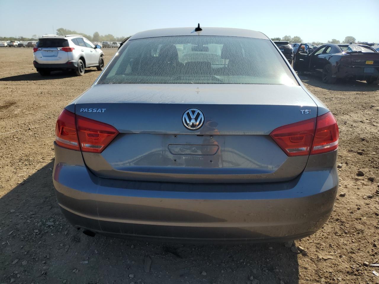 2015 Volkswagen Passat S VIN: 1VWAS7A33FC120475 Lot: 81824825