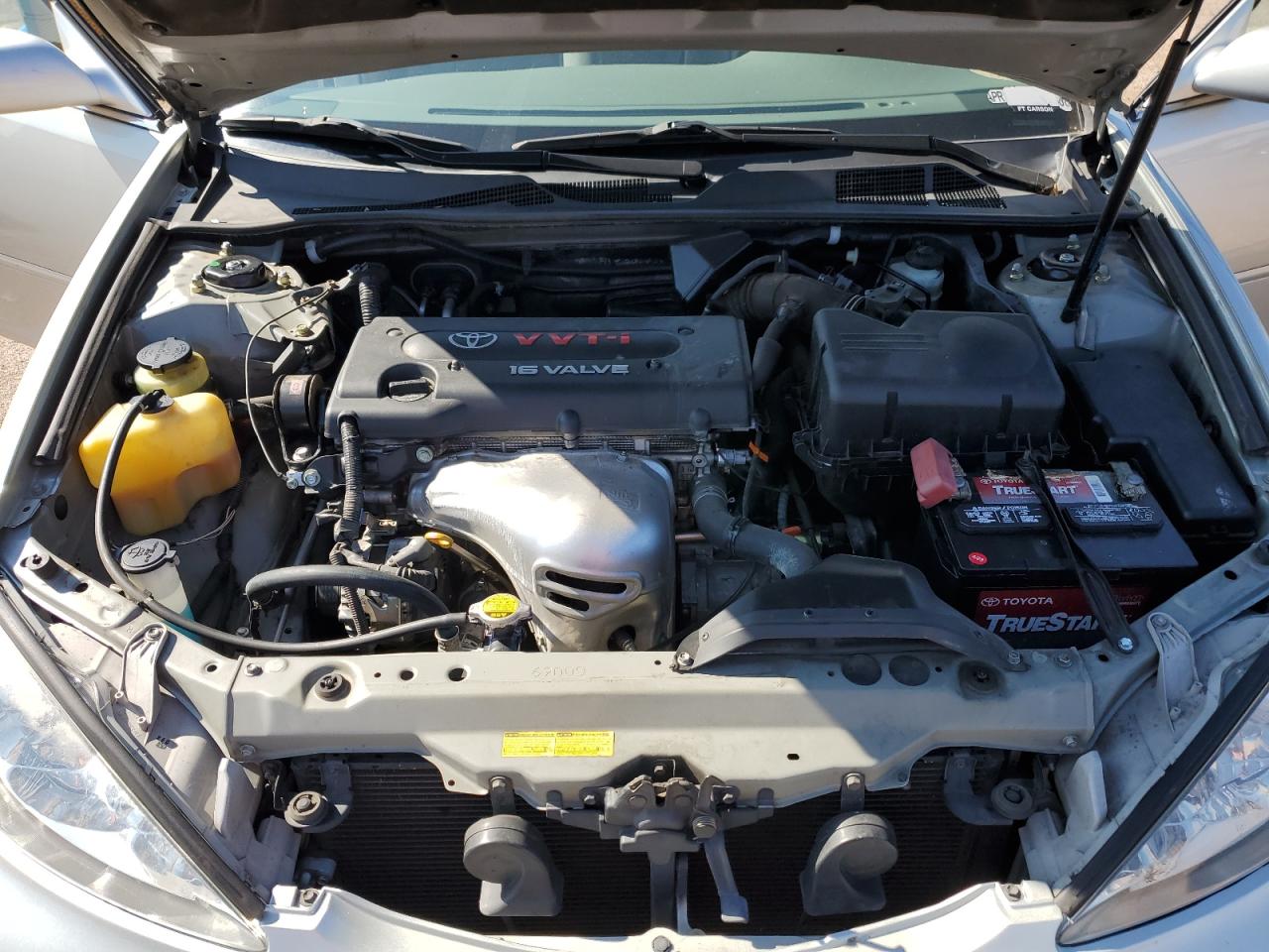 2004 Toyota Camry Le VIN: JTDBE32K940272997 Lot: 71156415