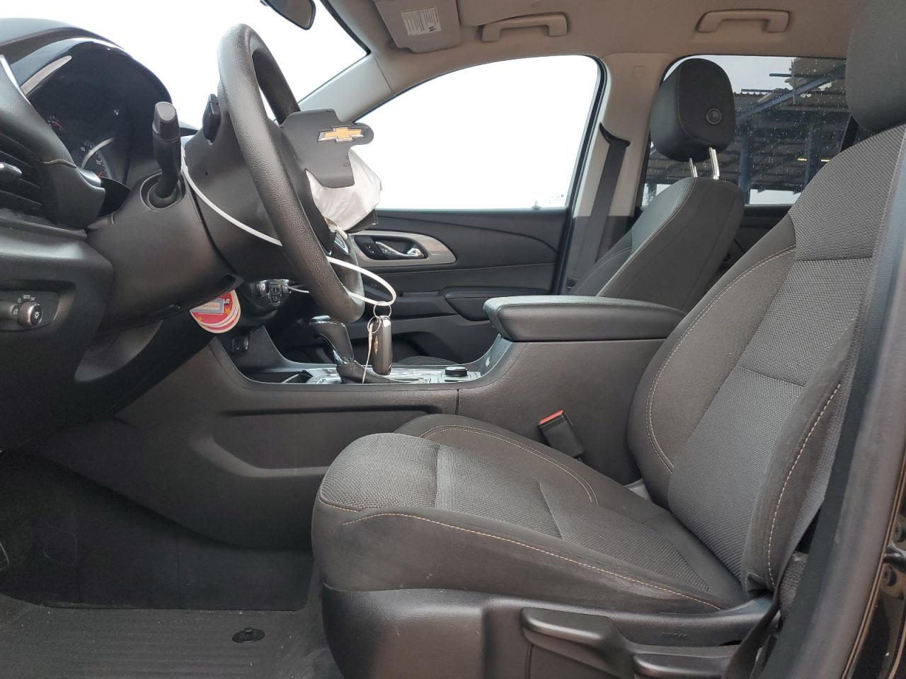 2020 Chevrolet Traverse Ls VIN: 1GNERFKW7LJ240667 Lot: 81157685