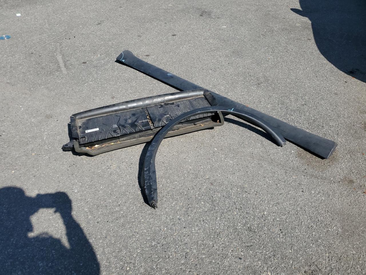 2023 Tesla Model Y VIN: 7SAYGDEEXPA052080 Lot: 80504715