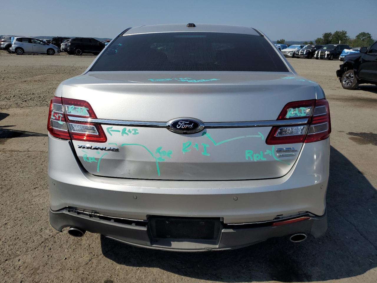 2013 Ford Taurus Limited VIN: 1FAHP2F87DG233061 Lot: 71728095