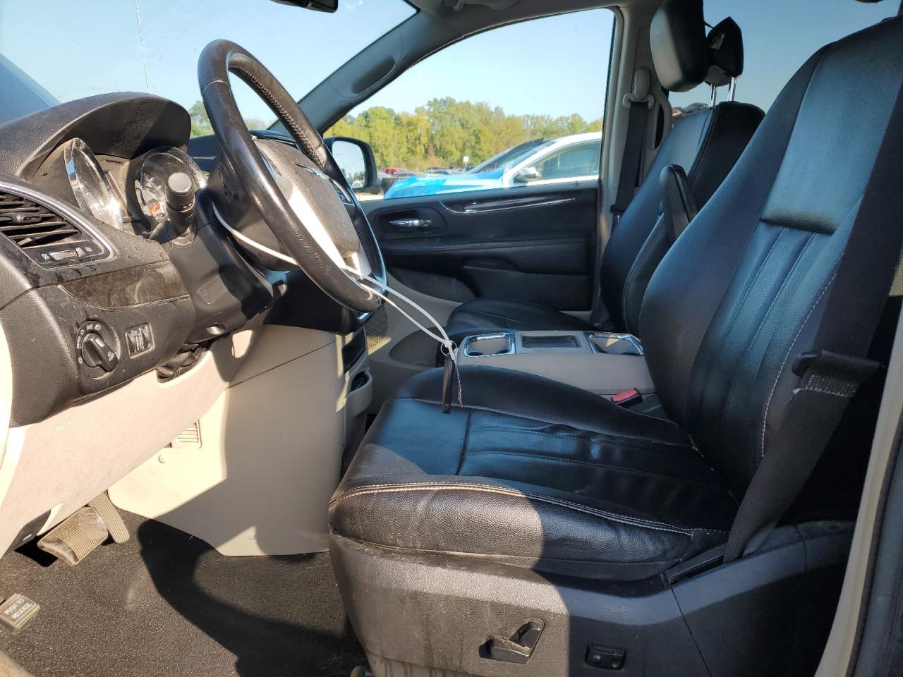 2015 Chrysler Town & Country Touring VIN: 2C4RC1BG5FR726174 Lot: 81030955