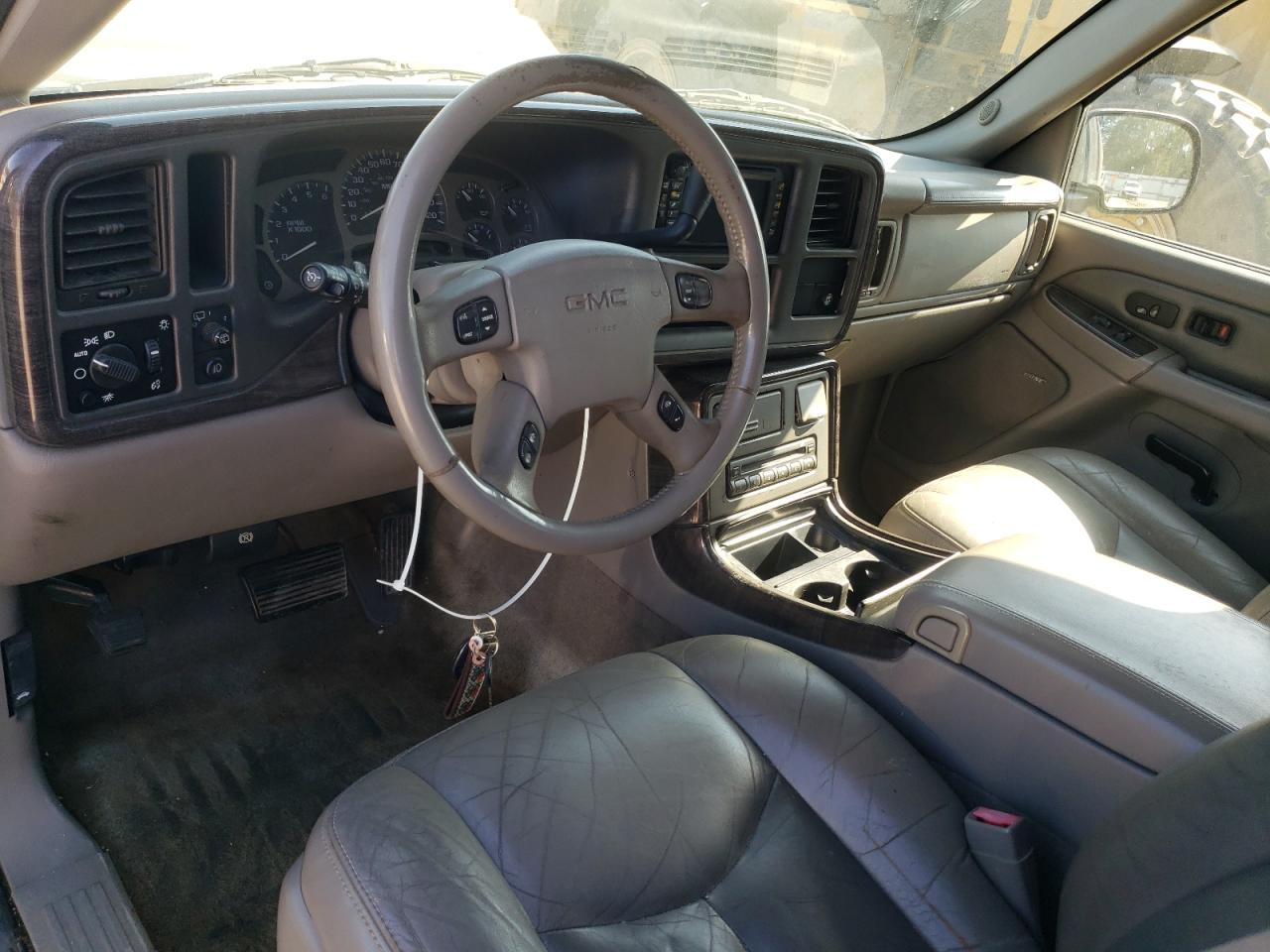 2004 GMC Yukon Xl Denali VIN: 1GKFK66U04J241417 Lot: 82048975