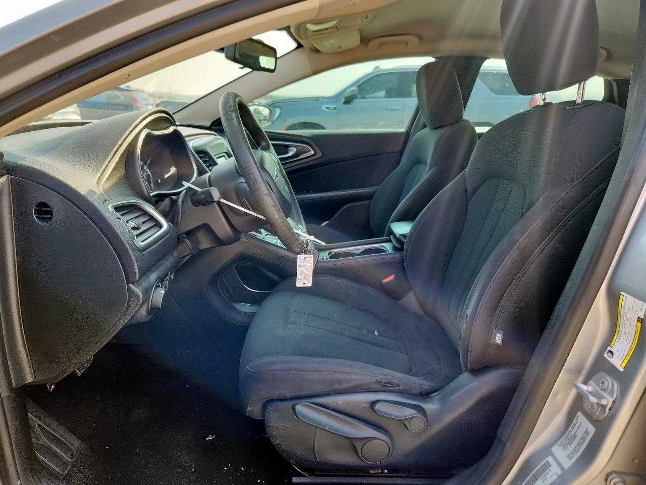 2015 Chrysler 200 Limited VIN: 1C3CCCAB2FN661812 Lot: 80273675