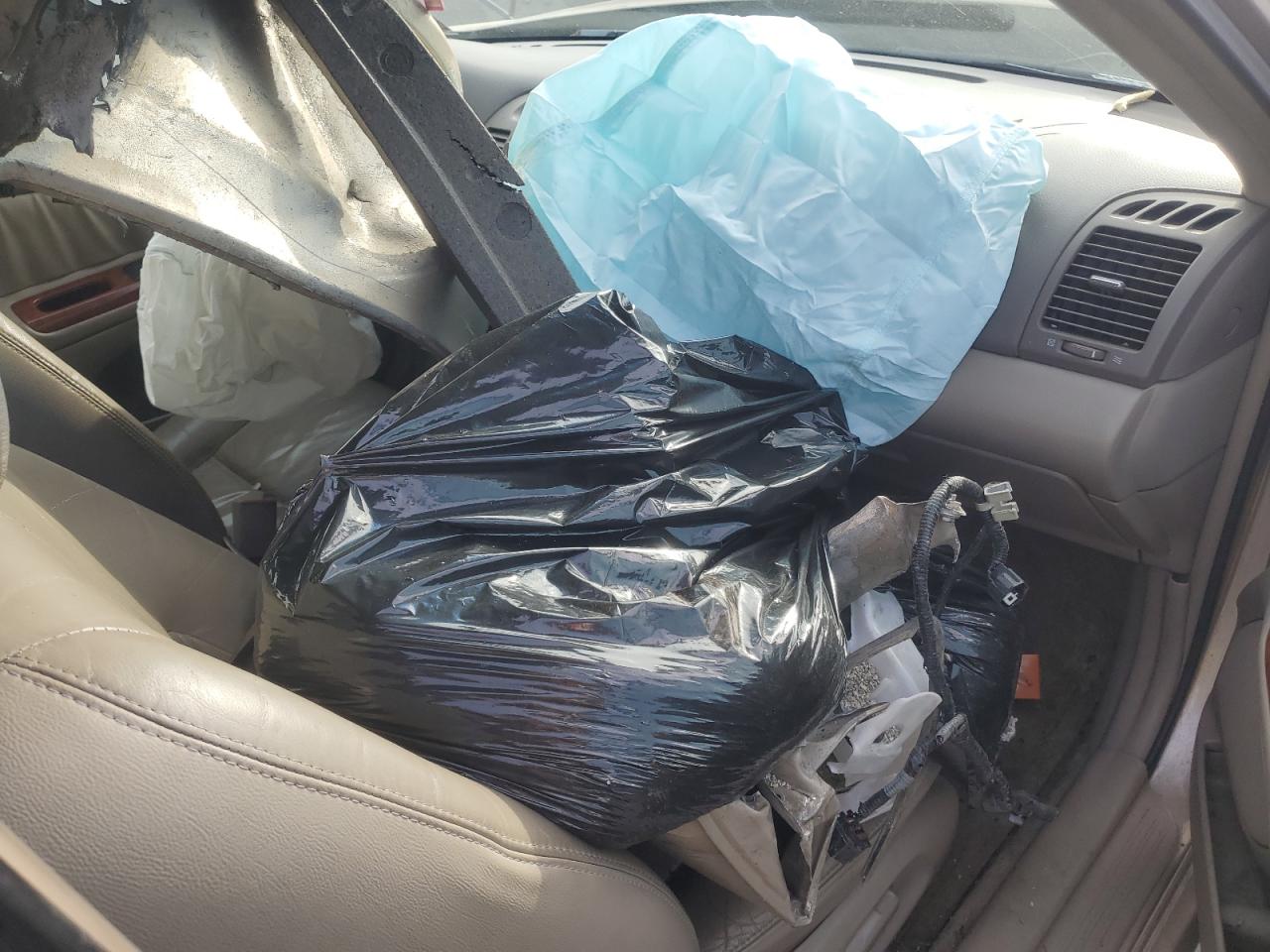 2002 Toyota Camry Le VIN: 4T1BF30KX2U023206 Lot: 84586185