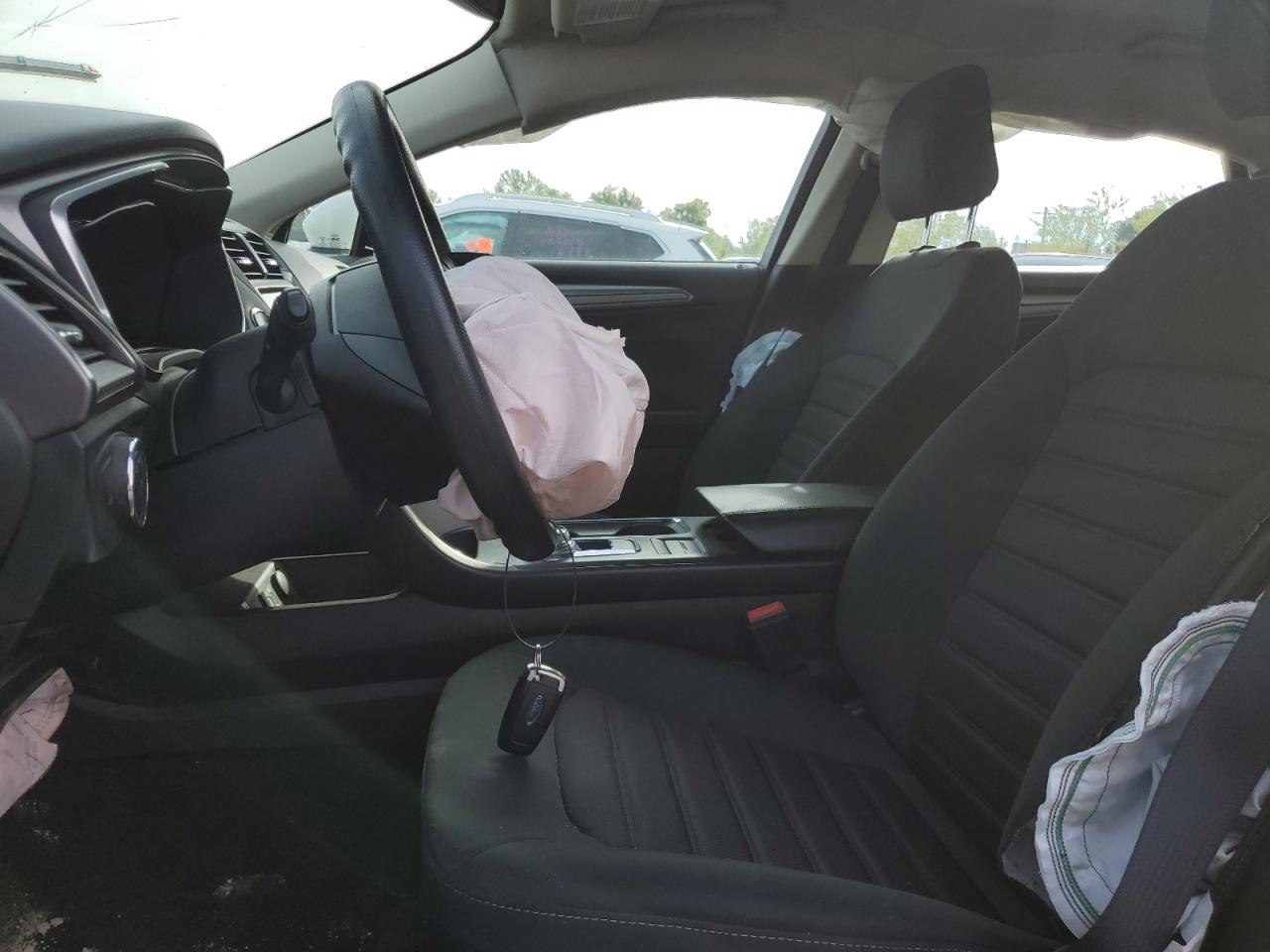 2020 Ford Fusion Se VIN: 3FA6P0LU0LR237232 Lot: 81262465