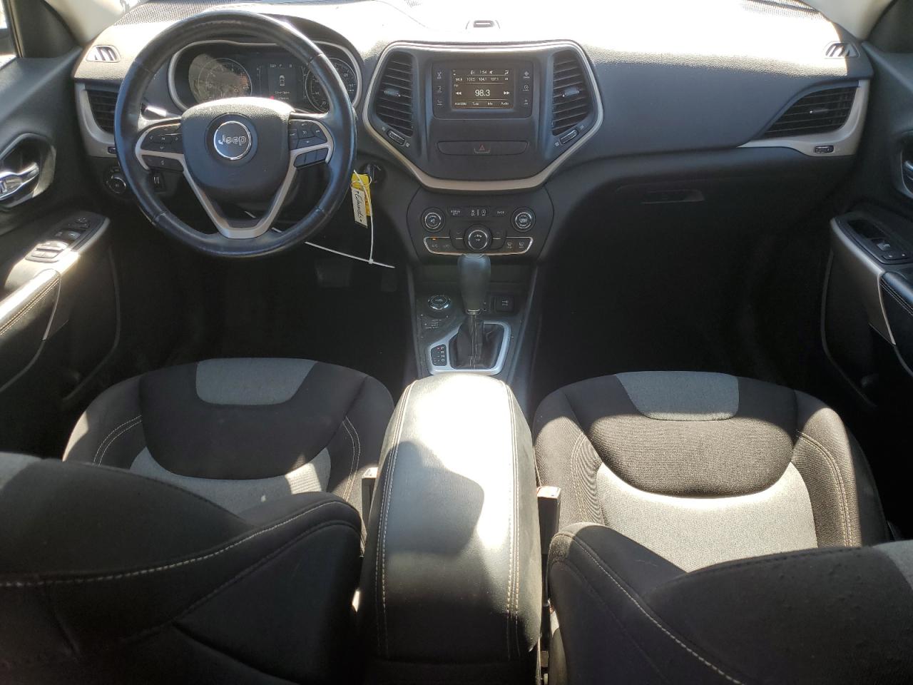 2018 Jeep Cherokee Latitude VIN: 1C4PJMCX5JD579167 Lot: 82162645