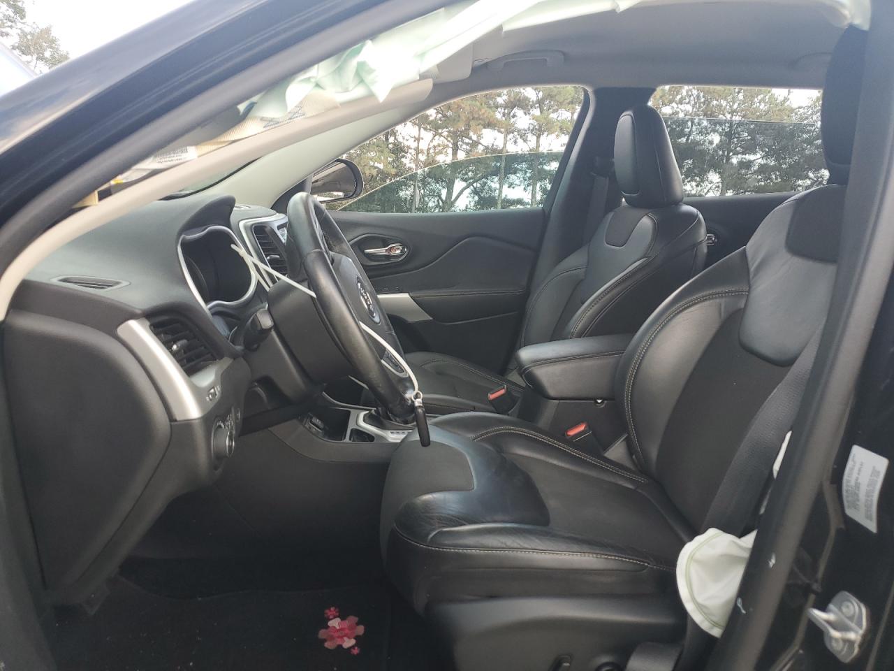 2018 Jeep Cherokee Latitude Plus VIN: 1C4PJLLX5JD511137 Lot: 81519885