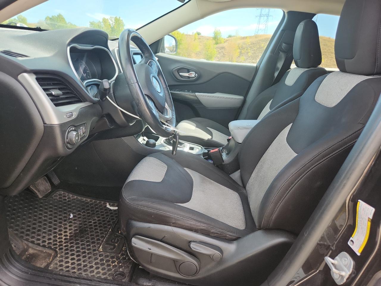 2014 Jeep Cherokee Latitude VIN: 1C4PJMCS3EW247940 Lot: 81835925