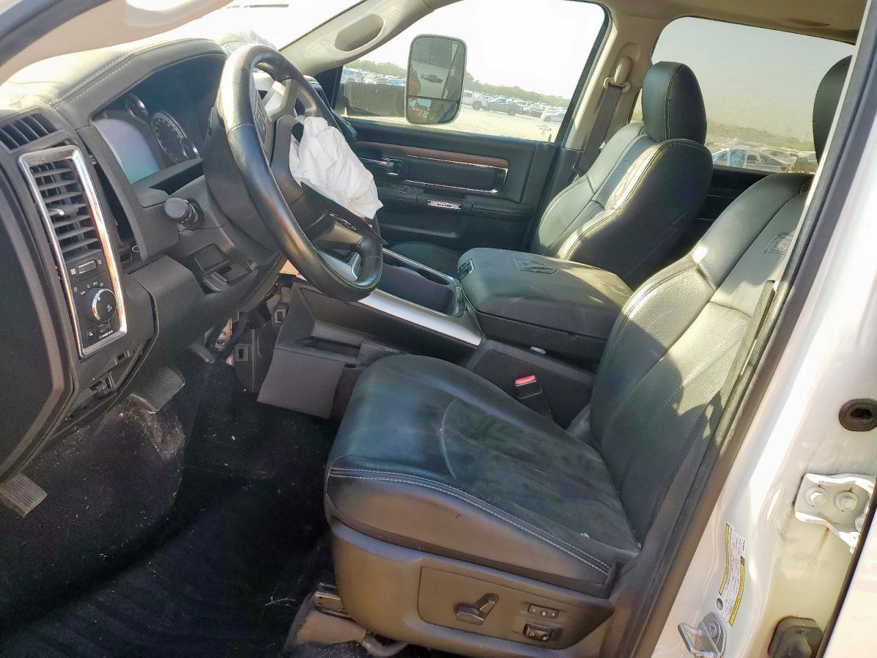 2018 Ram 2500 Laramie VIN: 3C6UR5FJ7JG382844 Lot: 81937375