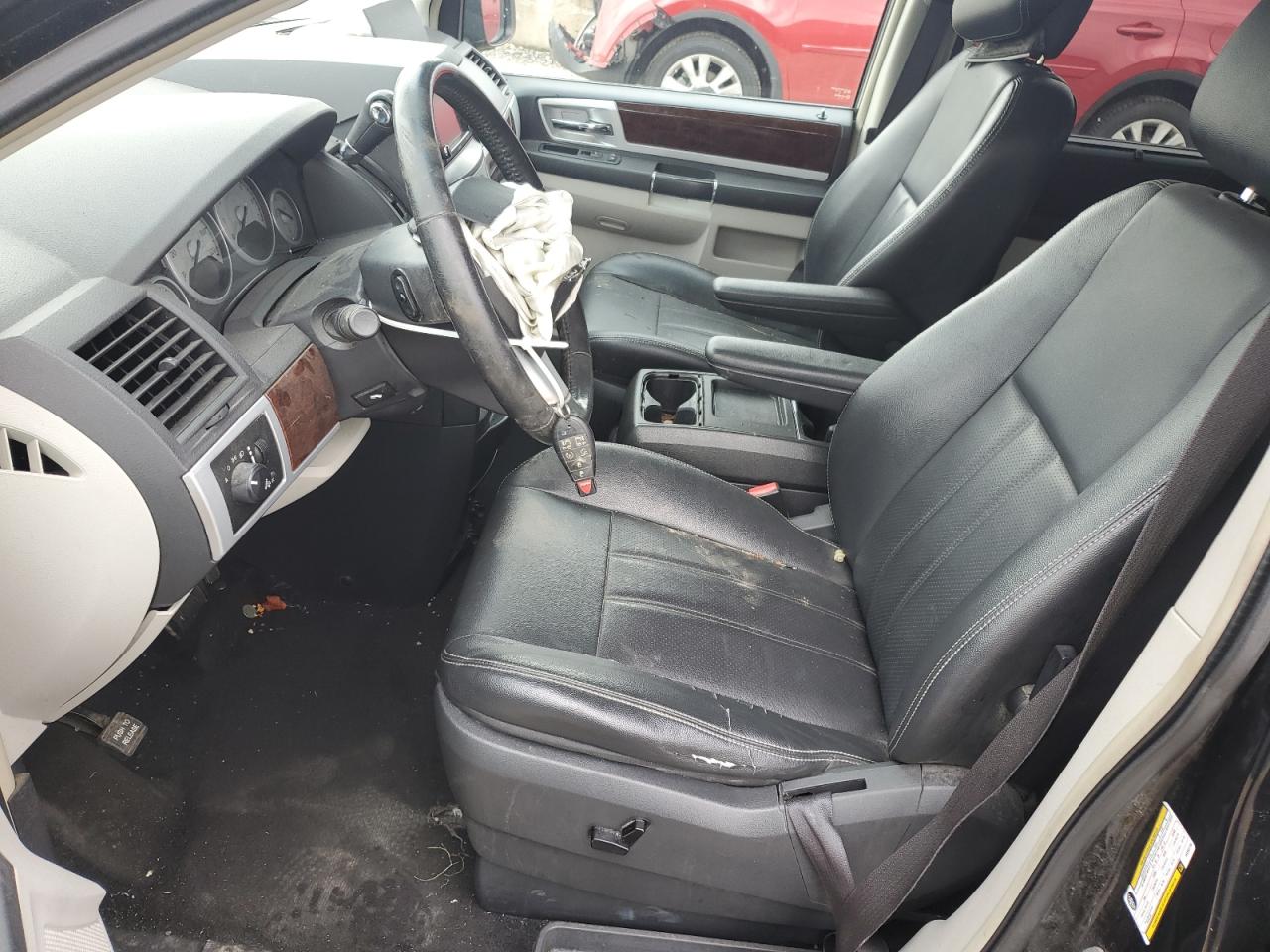 2010 Chrysler Town & Country Touring Plus VIN: 2A4RR8D15AR393736 Lot: 81269565