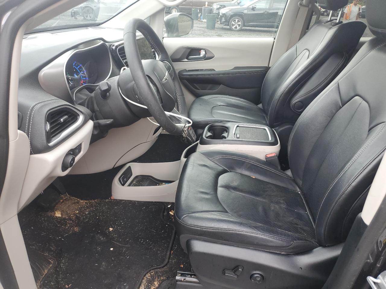 2022 Chrysler Pacifica Hybrid Touring L VIN: 2C4RC1L72NR201957 Lot: 81549395