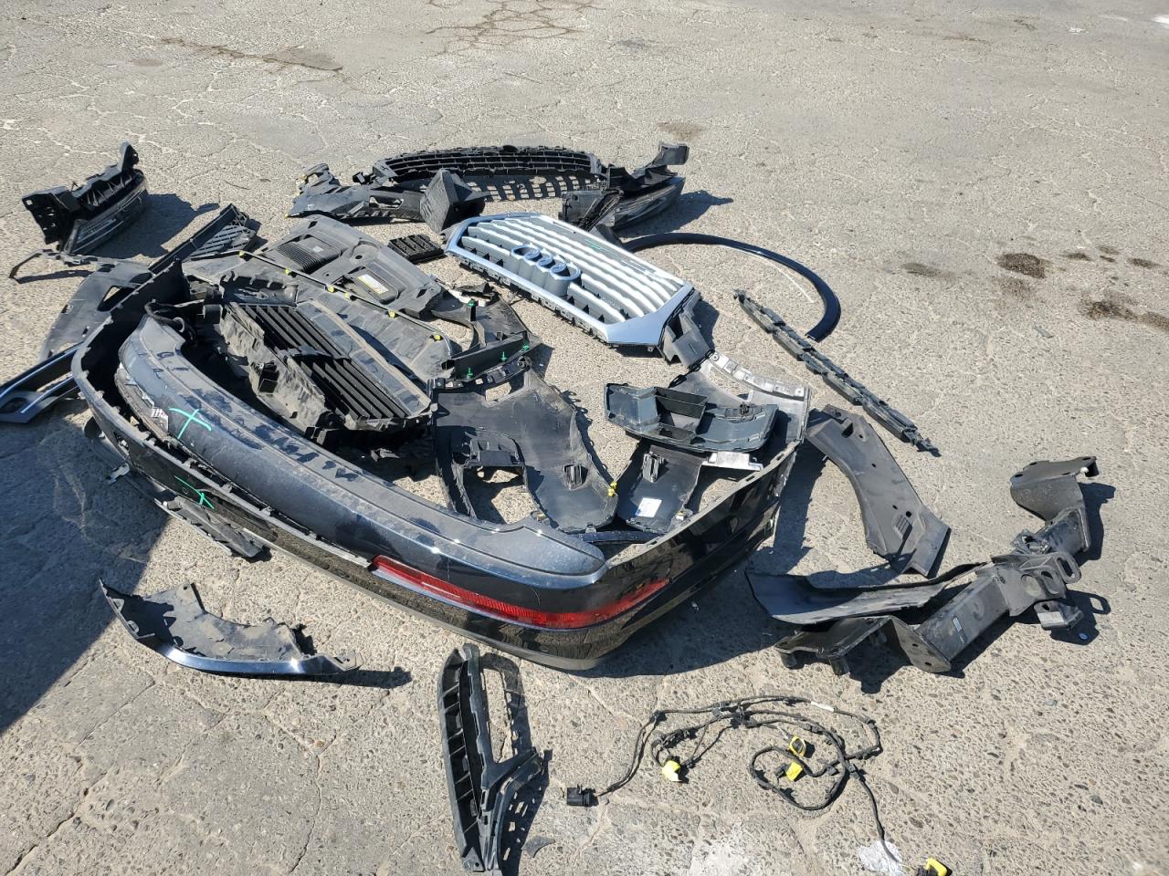 2017 Audi Q7 Premium Plus VIN: WA1LAAF7XHD028827 Lot: 80782035