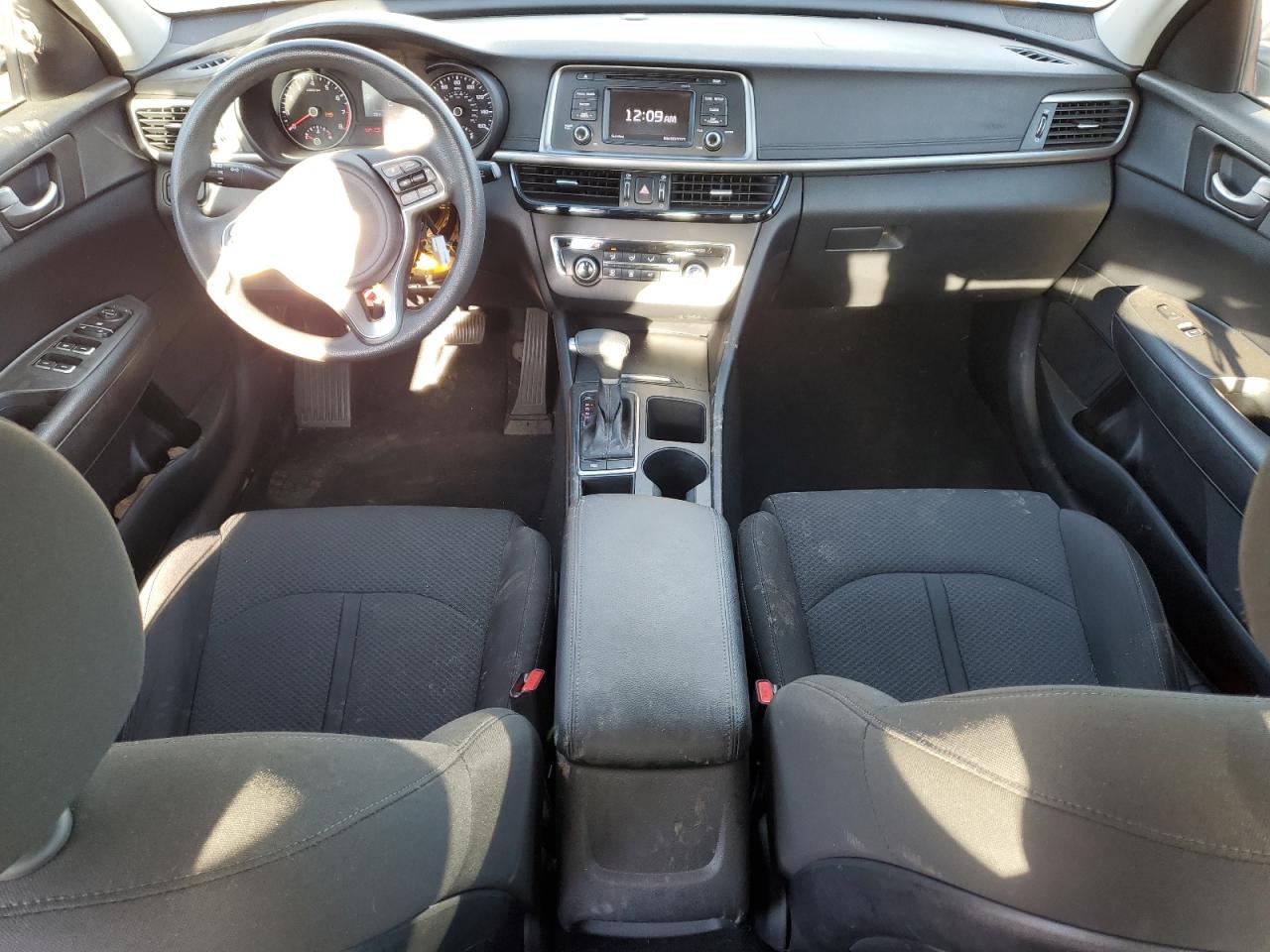 2017 Kia Optima Lx VIN: KNAGT4L38H5155765 Lot: 81893255