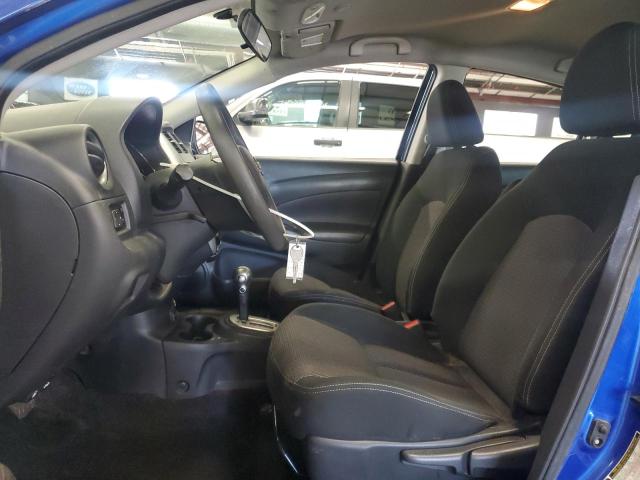  NISSAN VERSA 2017 Синий