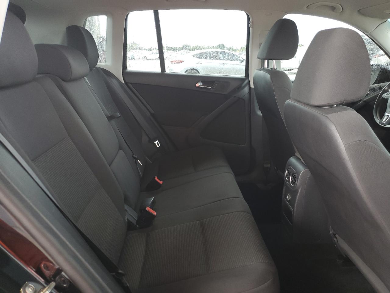 2017 Volkswagen Tiguan S VIN: WVGAV7AXXHK053780 Lot: 81307405