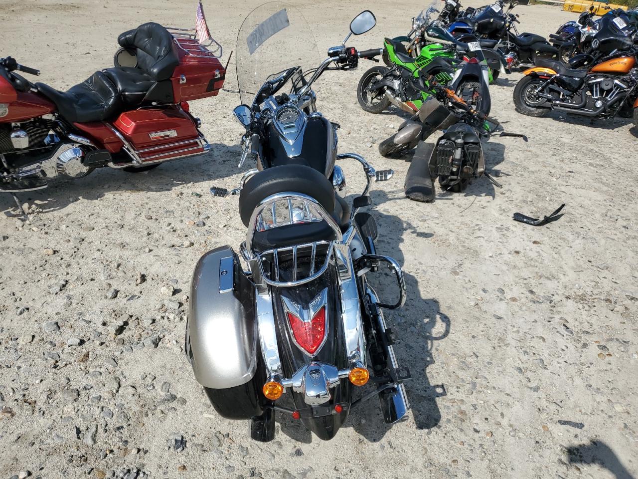 2010 Kawasaki Vn1700 C VIN: JKBVNRC13AA005324 Lot: 71013435