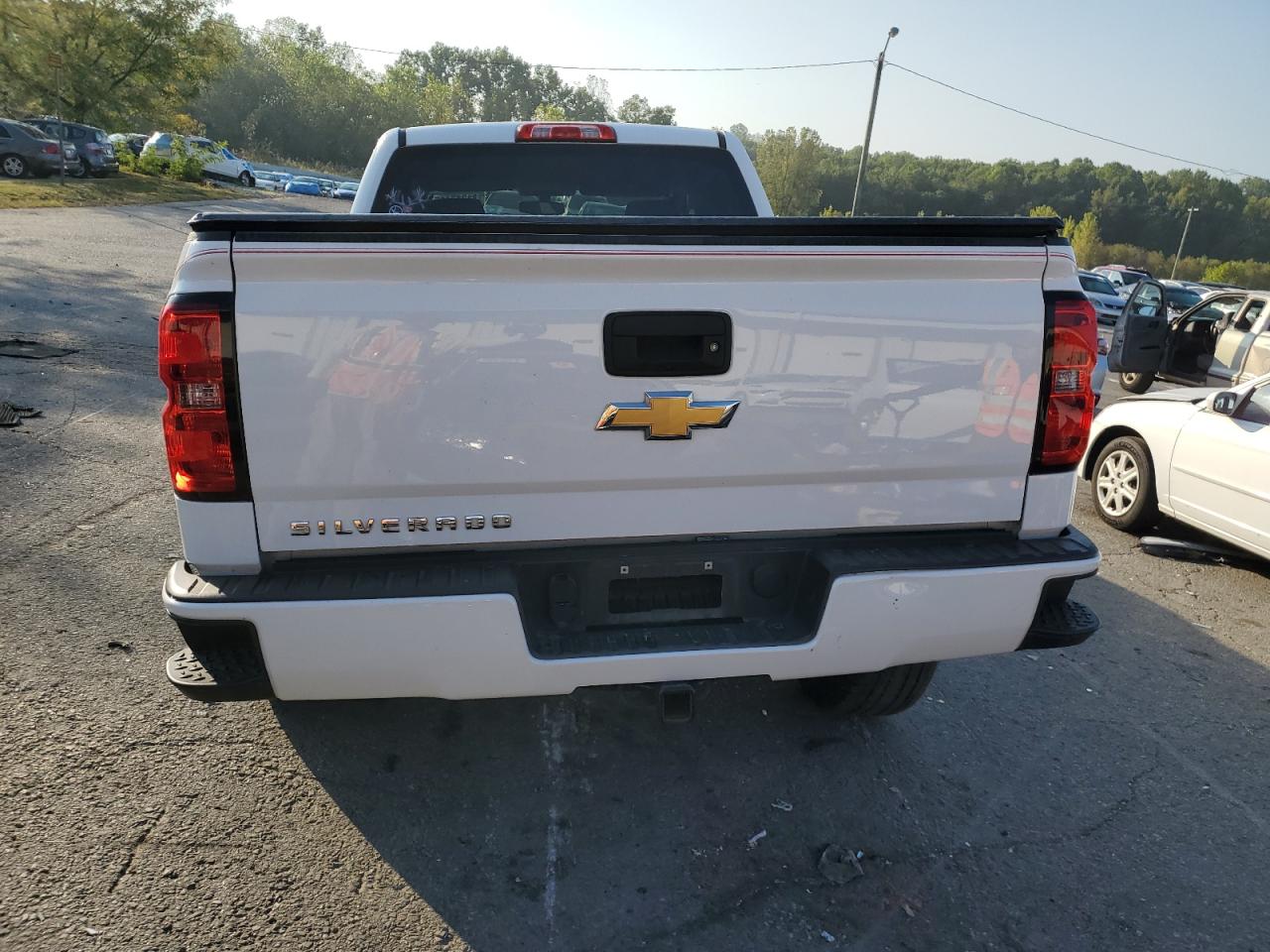 2018 Chevrolet Silverado K1500 Custom VIN: 1GCVKPEC5JZ354993 Lot: 81217415